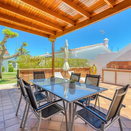 Farovela Holiday home *