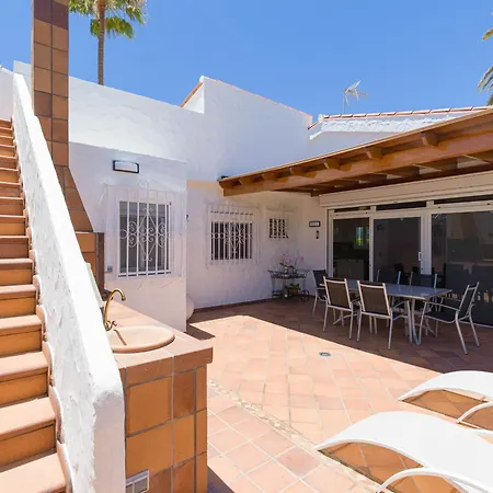 Holiday home Farovela *