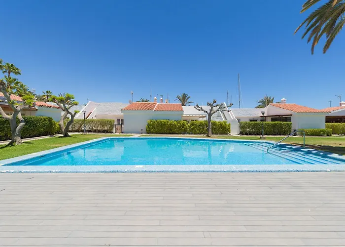 Farovela Сasa de vacaciones Pasito Blanco